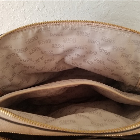 New Michael Kors Blush Satchel. - Picture 2 of 7